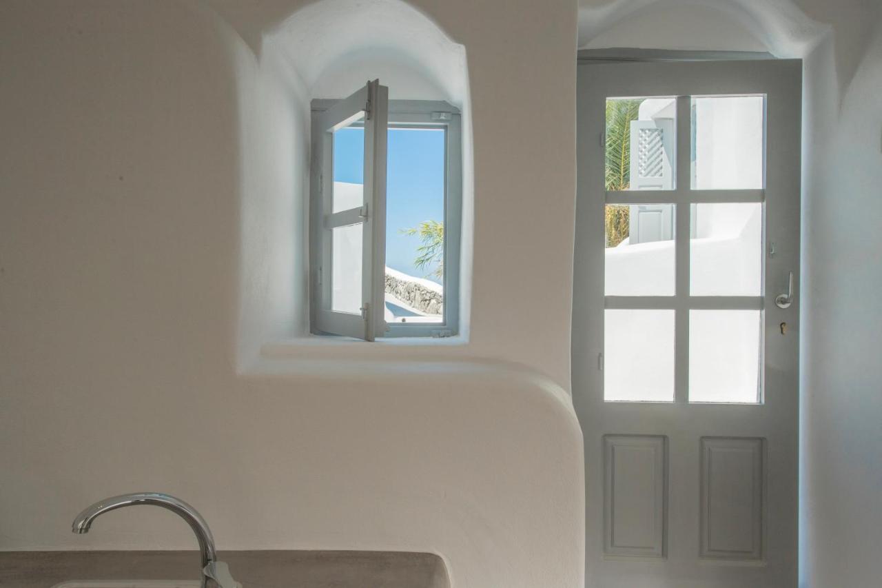 Aqua Serenity Luxury Suites Santorini Foinikiá Zewnętrze zdjęcie